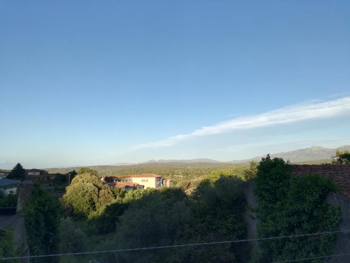 Apartament Monti Di Bo Aggius Zewnętrze zdjęcie